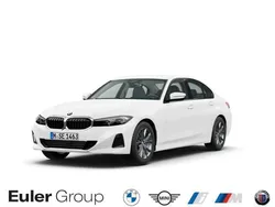 Weiss Gebraucht 2024 BMW 318 Sport Line Limousine | 32.889 € (Guter Preis)