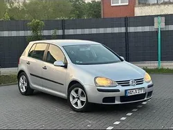 Grau Gebraucht 2005 VW Golf V Kleinwagen | 2.600 € (Fairer Preis)