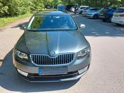 Grau Gebraucht 2016 Skoda Octavia Ambition Kombi | 11.000 € (Guter Preis)