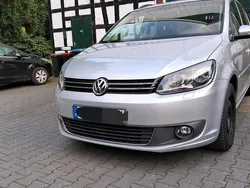 Silber Gebraucht 2014 VW Touran Trendline Van / Kleinbus | 8.950 € (Guter Preis)