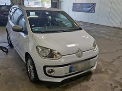 Weiß Gebraucht 2013 VW up! Kleinwagen | 5.200 € (Etwas zu teuer)