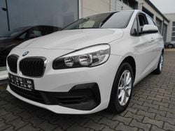 Weiß Gebraucht 2018 BMW 218 Active Tourer Van / Kleinbus | 10.999 € (Superpreis)