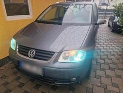 Grau Gebraucht 2006 VW Touran Highline Van / Kleinbus | 2.499 € (Guter Preis)