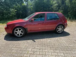 Rot Gebraucht 2000 VW Golf IV Kleinwagen | 999 €