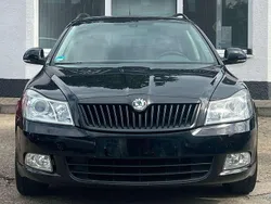 Schwarz Gebraucht 2010 Skoda Octavia Elegance Kombi | 3.999 € (Guter Preis)