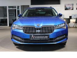 Blau Gebraucht 2022 Skoda Superb Kombi | 16.999 € (Guter Preis)