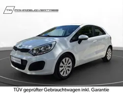 Weiß Gebraucht 2012 Kia Rio Edition 7 Limousine | 7.400 € (Etwas zu teuer)