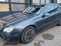 Grau Gebraucht 2007 Mercedes C200 Sport Coupé | 1.990 €