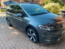 Grau Gebraucht 2016 VW Touran Van / Kleinbus | 12.500 € (Teuer)