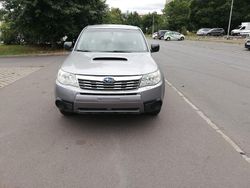 Silber Gebraucht 2011 Subaru Forester Active SUV | 2.550 € (Fairer Preis)