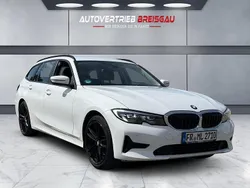 Weiß Gebraucht 2020 BMW 318 M Sport Kombi | 19.490 € (Superpreis)