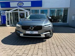 Grau Gebraucht 2017 Volvo V90 CC Pro Kombi | 23.950 € (Fairer Preis)