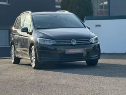 Schwarz Gebraucht 2023 VW Touran Comfortline Van / Kleinbus | 31.990 € (Fairer Preis)