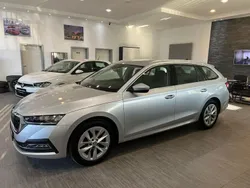 Silber Gebraucht 2021 Skoda Octavia Kombi | 17.985 € (Fairer Preis)