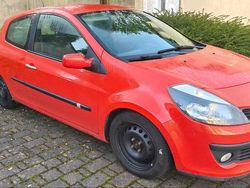 Rot Gebraucht 2006 Renault Clio III Kleinwagen | 3.200 € (Etwas zu teuer)
