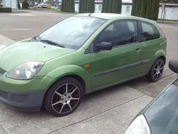 Manzanagrün metallic (metallic) Gebraucht 2006 Ford Fiesta Ambiente Kleinwagen | 2.490 € (Etwas zu teuer)