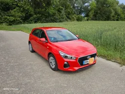 Rot Gebraucht 2017 Hyundai i30 Pure Limousine | 9.400 € (Guter Preis)