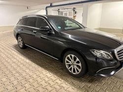 Schwarz Gebraucht 2018 Mercedes E250 Limousine | 24.900 € (Fairer Preis)