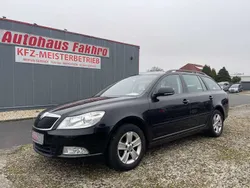 Schwarz Gebraucht 2012 Skoda Octavia Impuls Edition Kombi | 5.700 € (Fairer Preis)