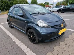 Grau Gebraucht 2006 Toyota Aygo Cool Kleinwagen | 1.450 € (Fairer Preis)