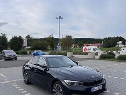 Schwarz Gebraucht 2019 BMW 330 Sport Line Limousine | 32.000 € (Fairer Preis)