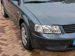 Grau Gebraucht 2000 VW Passat Edition Kombi | 1.999 € (Teuer)
