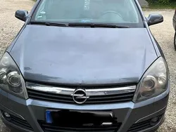 Grau Gebraucht 2005 Opel Astra Kleinwagen | 1.999 € (Teuer)