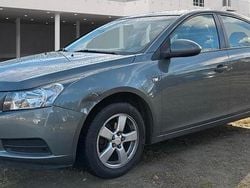 Grau Gebraucht 2010 Chevrolet Cruze Limousine | 3.200 € (Fairer Preis)