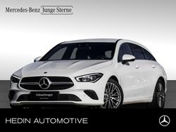 Weiß Gebraucht 2023 Mercedes CLA200 Progressive Limousine | 26.890 € (Fairer Preis)