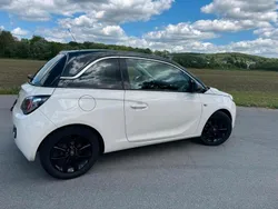 Weiß Gebraucht 2016 Opel Adam Jam Kleinwagen | 9.500 € (Etwas zu teuer)