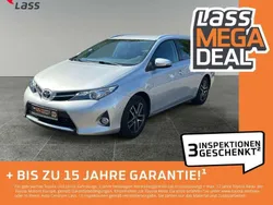 Silber Gebraucht 2015 Toyota Auris Edition Kombi | 14.980 € (Teuer)
