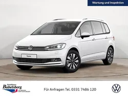 Weiß Gebraucht 2024 VW Touran Move Van / Kleinbus | 38.998 € (Etwas zu teuer)