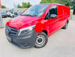 Rot Gebraucht 2022 Mercedes Vito Van / Kleinbus | 22.500 € (Fairer Preis)