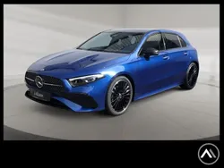 Metalliclack spektralblau Gebraucht 2024 Mercedes A200 Night Limousine | 36.979 € (Teuer)