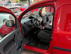 Rot Gebraucht 2016 Renault Kangoo Van / Kleinbus | 4.600 € (Fairer Preis)