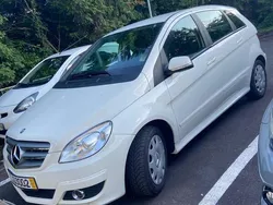 Weiß Gebraucht 2010 Mercedes B180 Van / Kleinbus | 5.200 € (Fairer Preis)