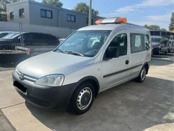 Silber Gebraucht 2002 Opel Combo Van / Kleinbus | 4.990 € (Teuer)
