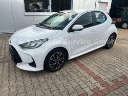 Weiß Gebraucht 2022 Toyota Yaris Hybrid Team Limousine | 13.800 € (Guter Preis)