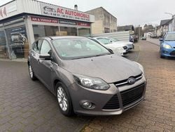 Braun Gebraucht 2012 Ford Focus Titanium Limousine | 3.450 € (Guter Preis)