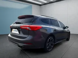 Grau Gebraucht 2019 Ford Focus ST-Line Kombi | 19.699 € (Fairer Preis)