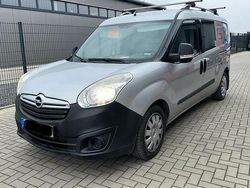 Silber Gebraucht 2016 Opel Combo Van / Kleinbus | 7.899 €