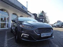 Grau (magneticgrau (metallic)) Gebraucht 2019 Ford Mondeo Trend Kombi | 19.700 €