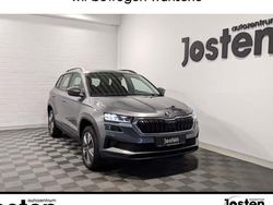 Grau (graphite grau metallic) Gebraucht 2022 Skoda Karoq Ambition SUV | 21.490 € (Superpreis)