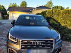 Grau Gebraucht 2018 Audi Q2 Sport SUV | 15.500 € (Guter Preis)