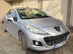 Gebraucht 2011 Peugeot 207 CC Platinum Cabrio | 7.500 € (Teuer)