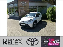 Schneeweiß Neu 2025 Toyota Aygo Business Edition Kleinwagen | 18.360 €