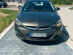 Grau Gebraucht 2016 Opel Astra Kombi | 7.500 € (Guter Preis)