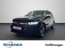 Deep black perleffekt (metallic) Gebraucht 2025 VW Tiguan Allspace Life SUV | 43.390 € (Fairer Preis)