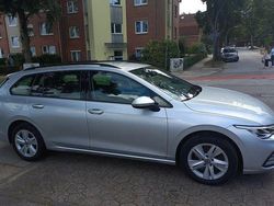 Silber Gebraucht 2021 VW Golf VIII Life Kombi | 17.950 € (Fairer Preis)