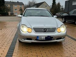 Silber Gebraucht 2004 Mercedes 220 Coupé | 3.200 €